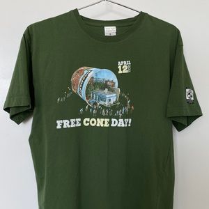 Vintage RARE Green Ben & Jerry’s “Free Cone Day” Tee Medium - Perfect Condition